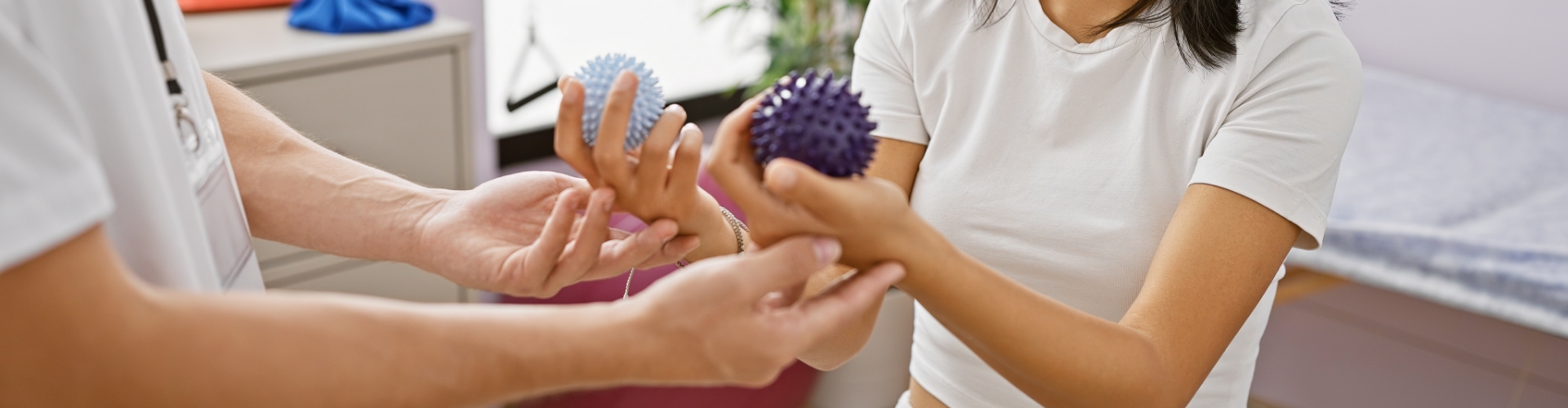 hand-therapy-Rehab-Advantage-and-Sports-Medicine-Dublin-Sandersville-Metter-GA-header