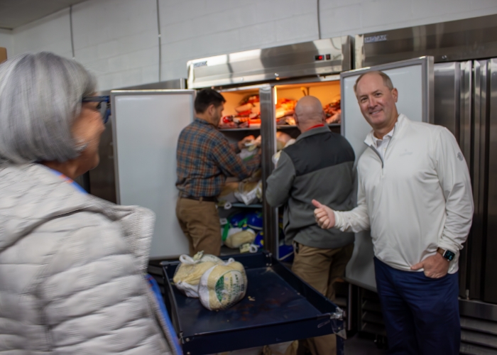 staff-volunteering-01-Rehab-Advantage-and-Sports-Medicine-Dublin-Sandersville-Metter-GA