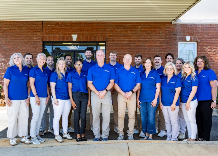 team-group-photo-outside-Rehab-Advantage-and-Sports-Medicine-Dublin-GA